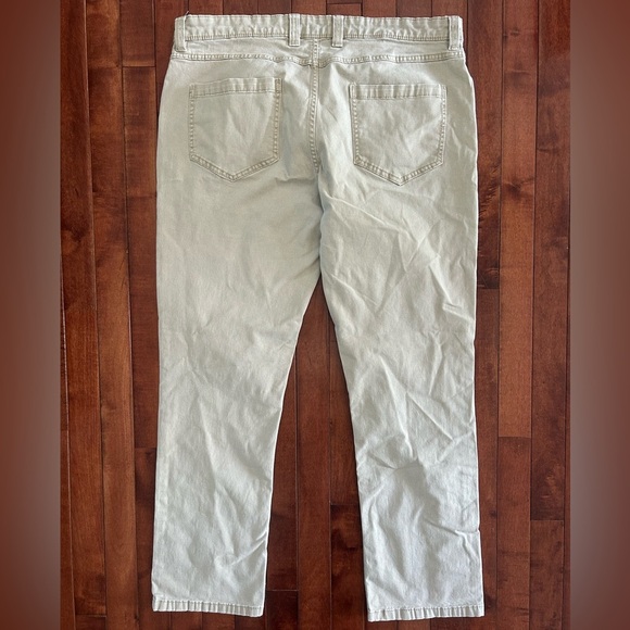 IZOD Men's Classic Khaki Jean Pants Size 36x32 - Picture 4 of 4